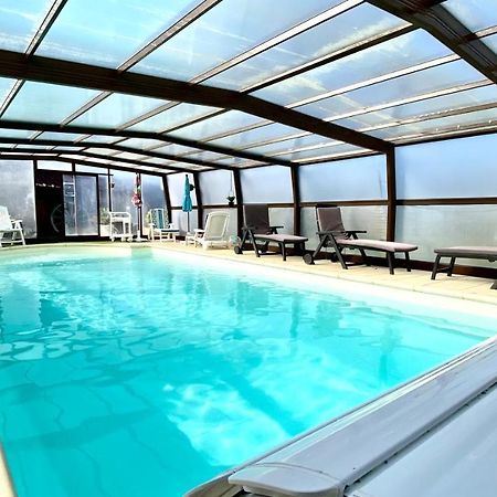 Maison De Charme Piscine Couverte Chauffee Mayrinhac-Lentour Bagian luar foto