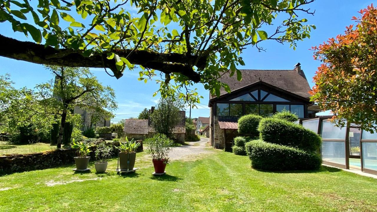 Maison De Charme Piscine Couverte Chauffee Mayrinhac-Lentour Bagian luar foto