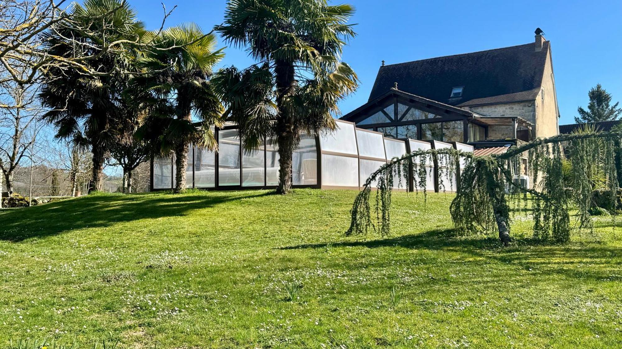 Maison De Charme Piscine Couverte Chauffee Mayrinhac-Lentour Bagian luar foto